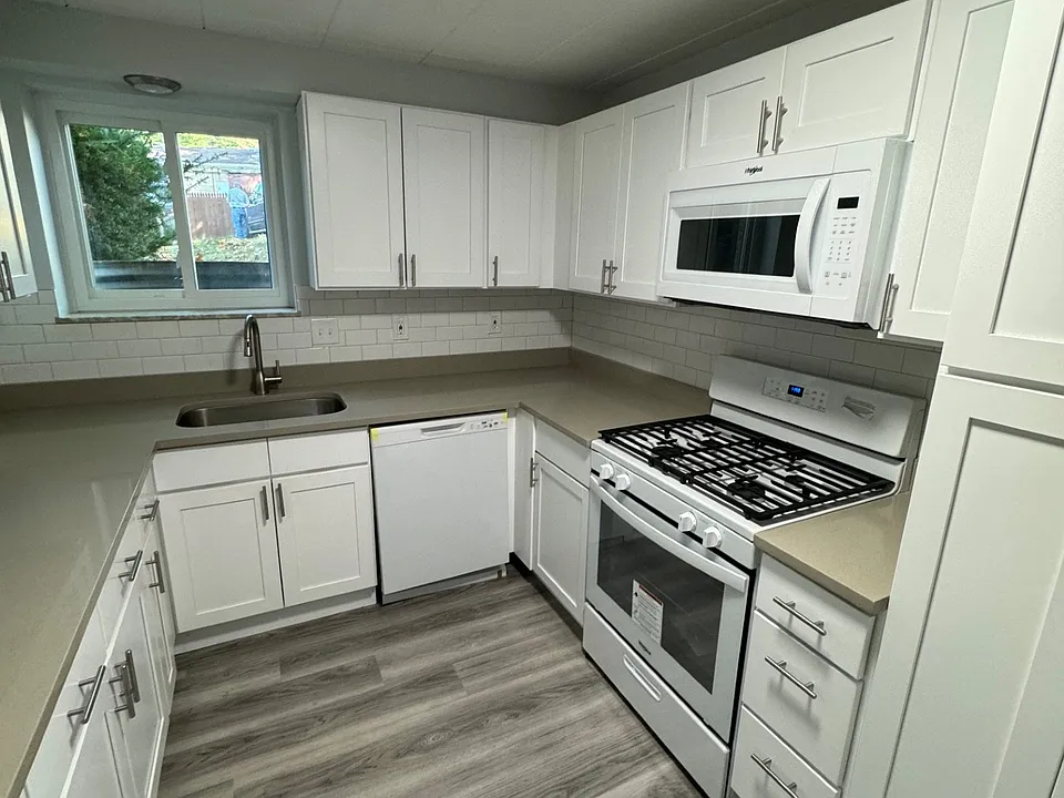 908 Erdner Ave #3