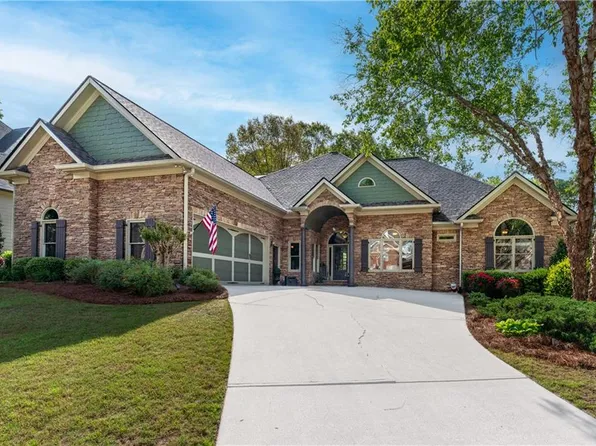 2111 Democracy Dr, Buford, GA 30519