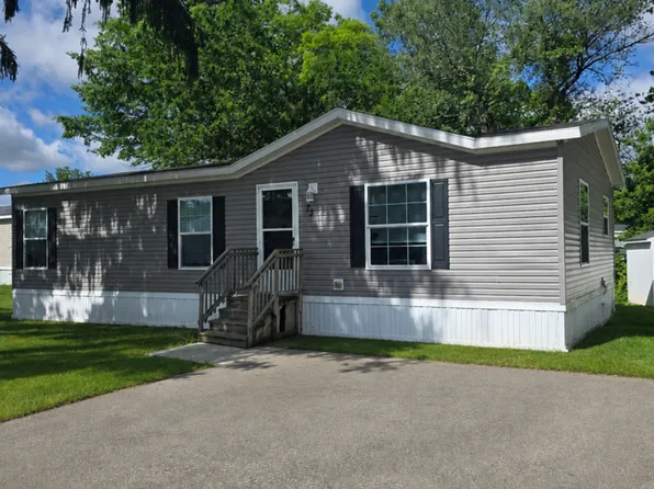 73 W Manor St #73B, Oxford, MI 48371