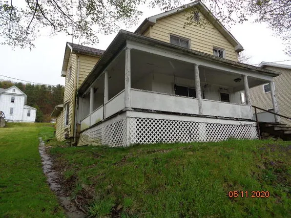 816 E Main St, Reynoldsville, PA 15851