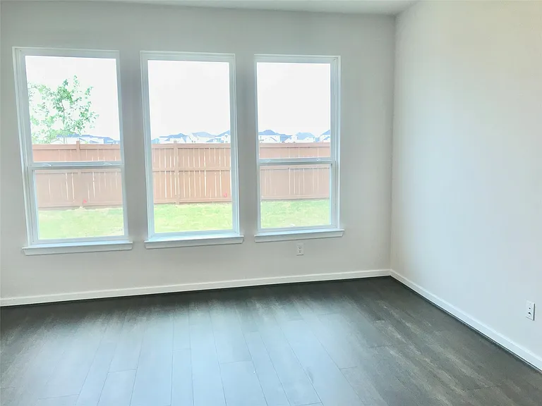 7823 Skylark Heights Ln — Photo 9
