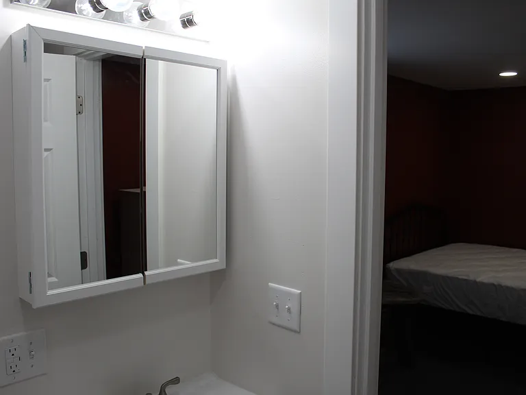 128 S Clark St — Photo 18