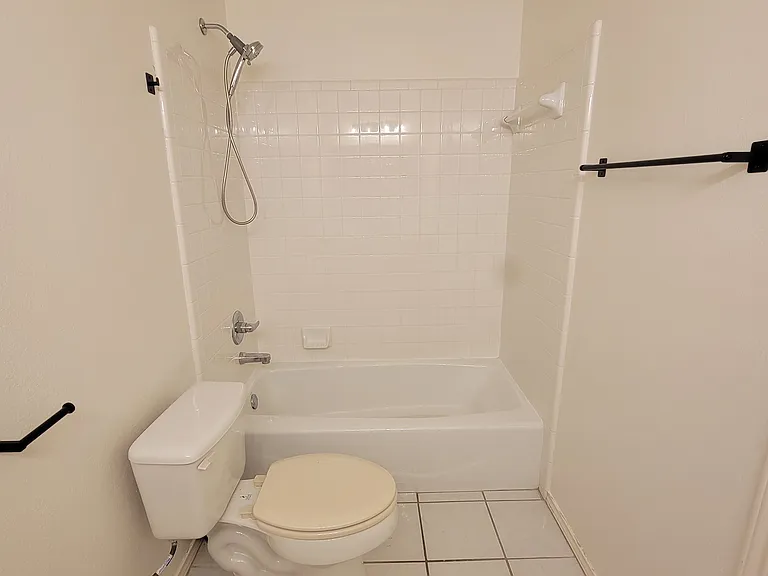 2704 Amherst Ave — Photo 31