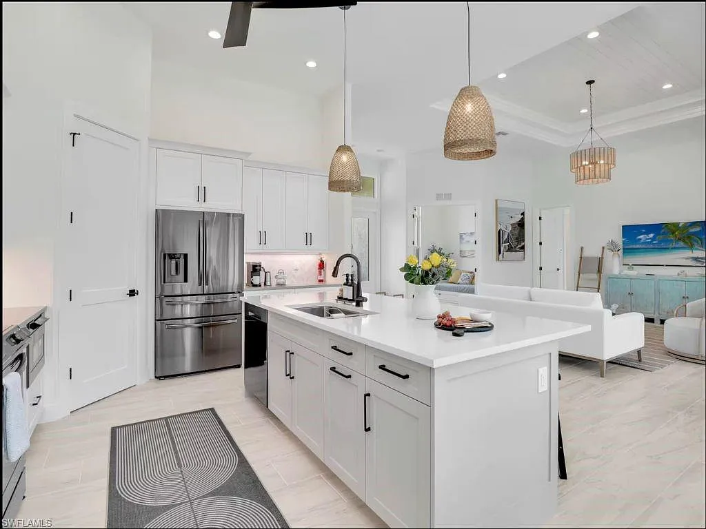 4 bed, 3.0 bath, 1990 sqft, $10,500 — Photo 4