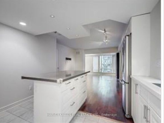 5th image of 33 University Ave Unit 2101