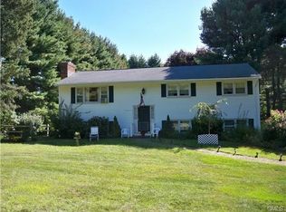 8 Monroe Dr, New Milford, CT 06776