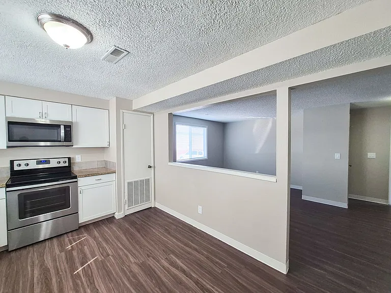 1543-1611 Salishan St SE — Photo 10