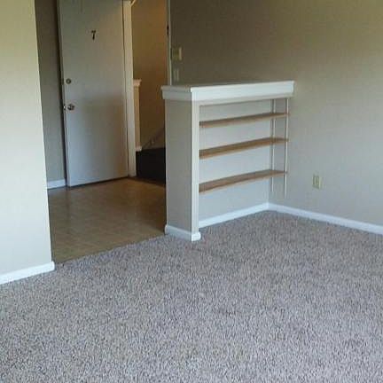 4th image of 104 W Klubertanz Dr APT 9