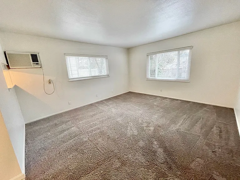 1315 G Street — Photo 3