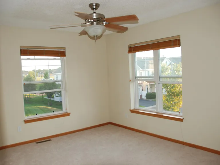 1676 Colonial St — Photo 8