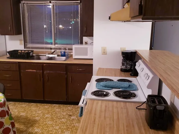 438 E State St, Rawlins, WY 82301