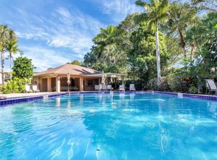 6040 Glendale Dr, Boca Raton, FL 33433