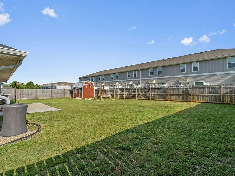 203 Citadel Ln — Photo 30
