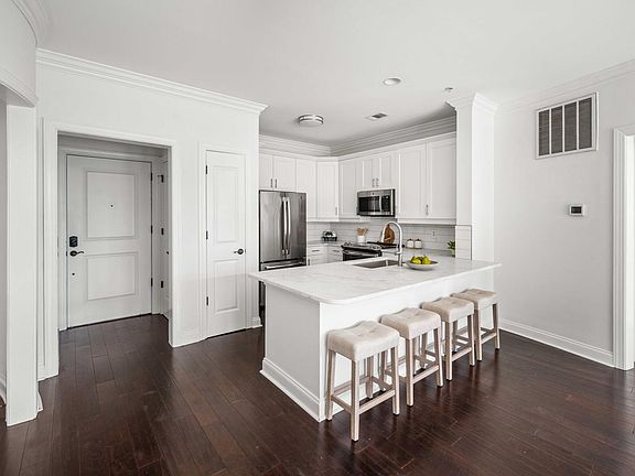 5th image of 21 George St APT 203