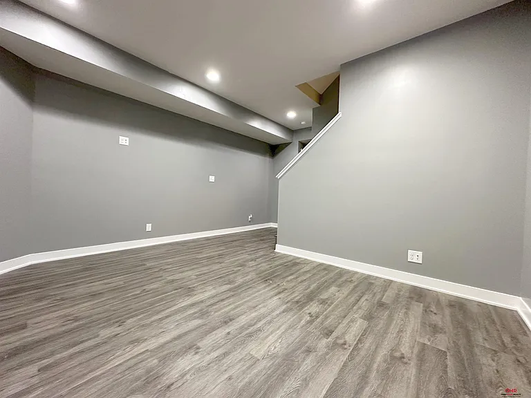 3445 S St — Photo 39