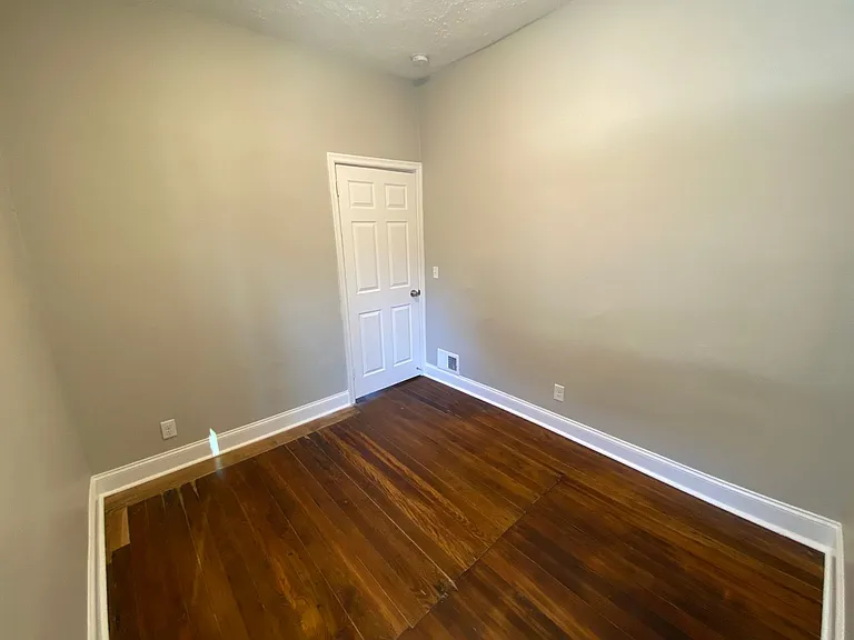 1411 Center St — Photo 6