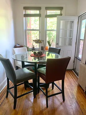 Rented by R New York | media 10