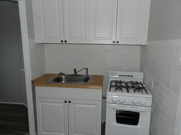 4th image of 263 6th Ave N #2