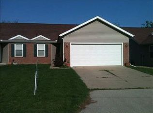 402 Prairie View Ct, Le Roy, IL 61752