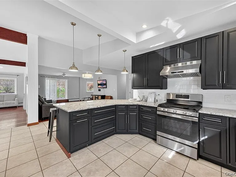 155 Roselawn Rd — Photo 10