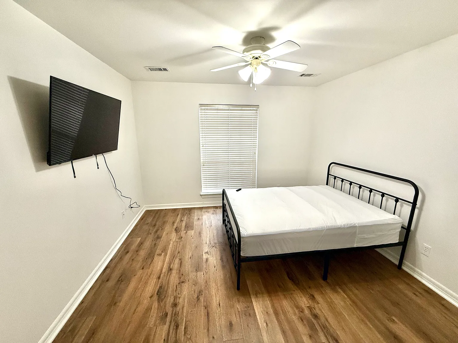 4 bed, 1812 sqft, $800 — Photo 4
