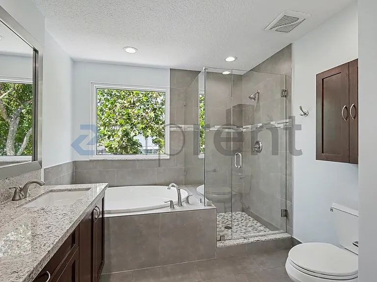 10271 NW 10th Ct — Photo 20