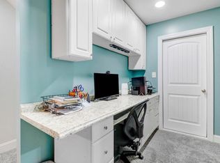 98 Summit Overlook Dr, Clayton, NC 27527