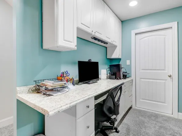 98 Summit Overlook Dr, Clayton, NC 27527