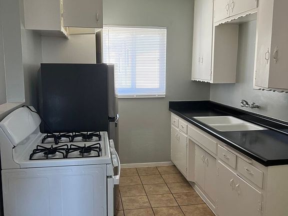 4th image of 621 Cerritos Ave APT 6