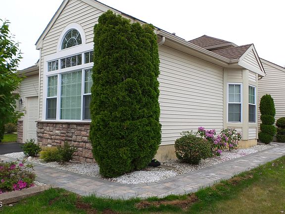 4th image of 7 Marnier Court