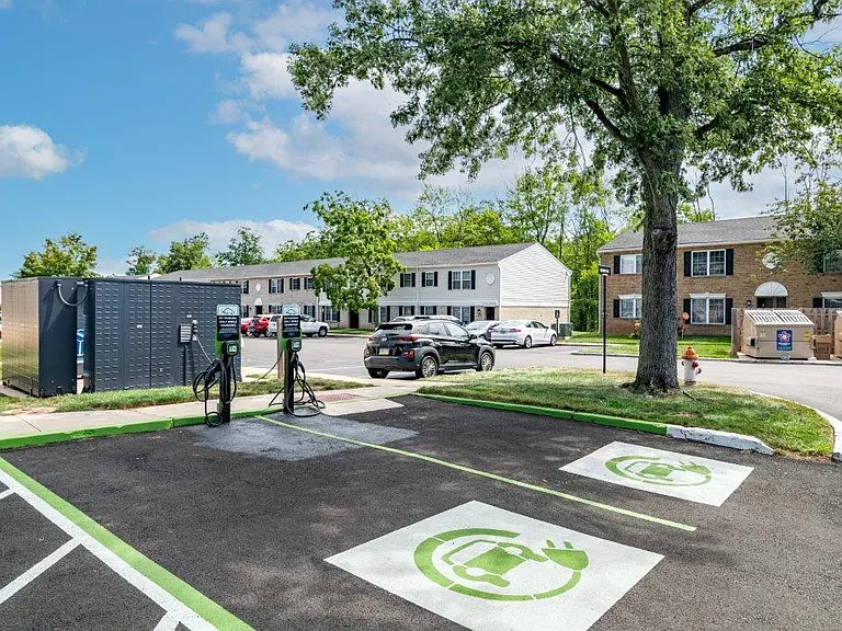 Brookside Manor Apartments and Townhomes — Photo 22