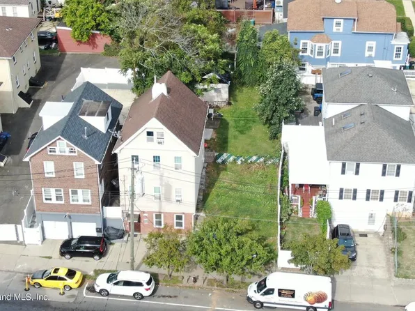 601 Richmond Road image 2 of 14