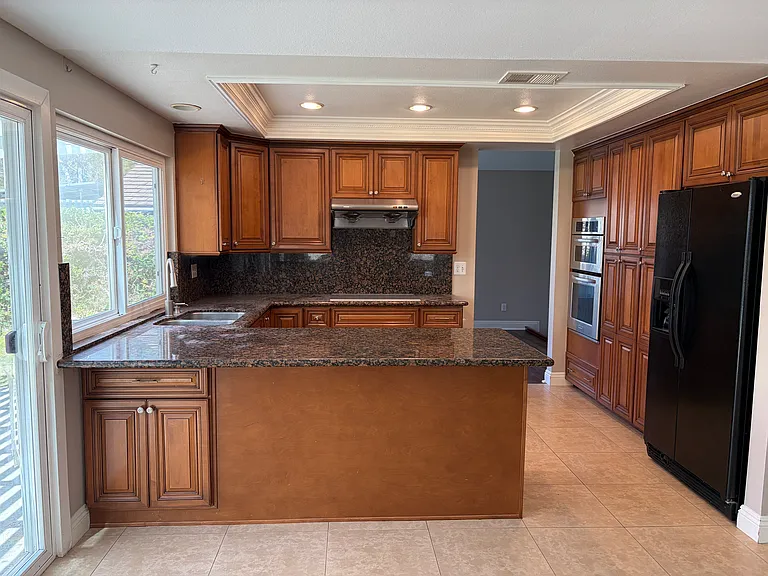 1507 Valleda Ln — Photo 3