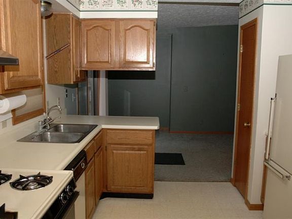 4th image of 2700 Orange Ct SE