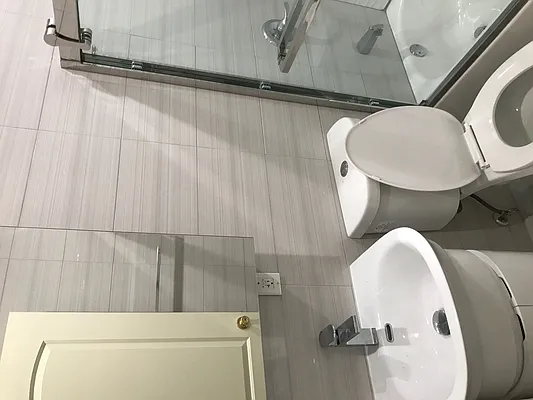 Rented by Greenland Group Realty | media 7