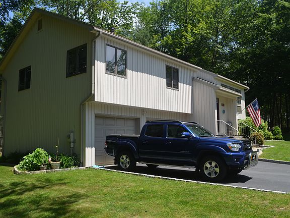 3rd image of 190 Briarwood Dr