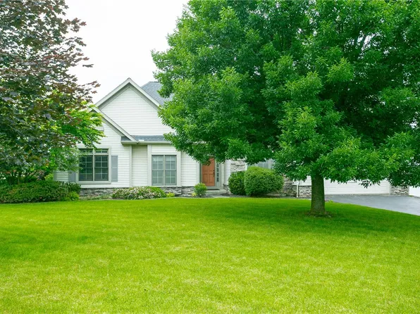 24 Newstone Rd, Pittsford, NY 14534