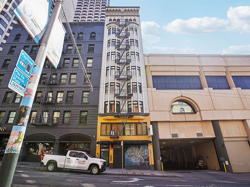 Front view exterior of the apartment building at 124 Mason St, San Francisco, CA 94102, USA