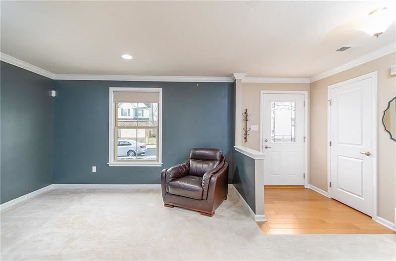 1st image of 424 Fairmont Dr