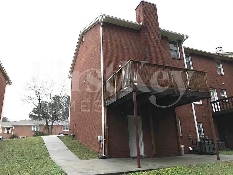 1023 Park Gate Pl — Photo 15