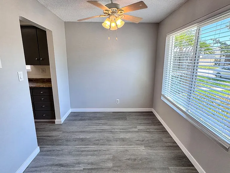 4321 Green Ave — Photo 2