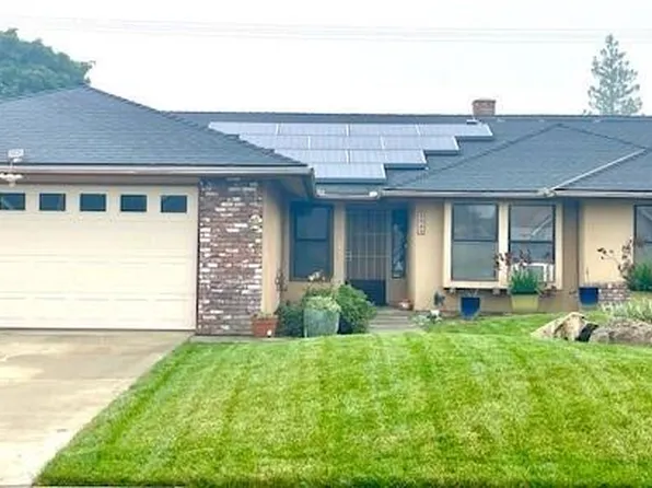 3345 S Jackie Street, Visalia, CA 93277