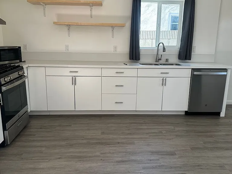 6529 Walnut Ave — Photo 2