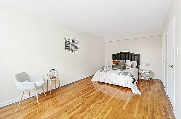 2nd image of 31-85 Crescent St #4