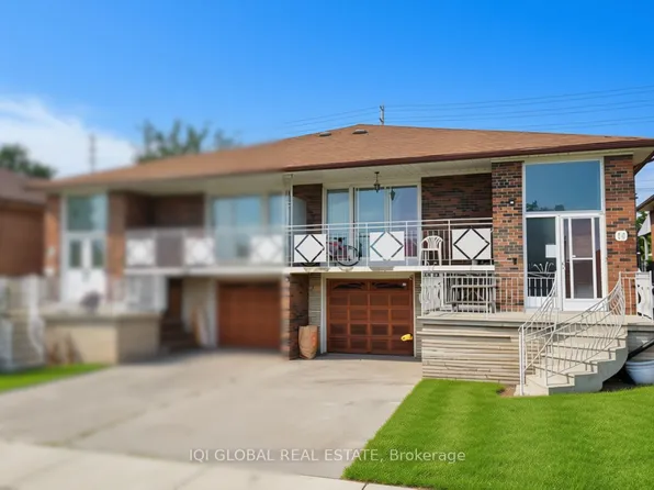 14 Songwood Dr, Toronto, ON M9M 1X3