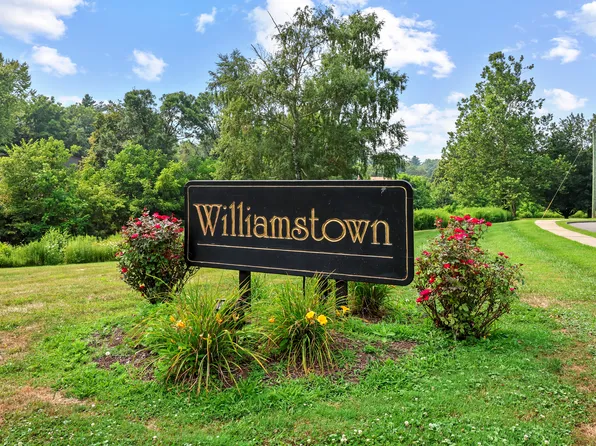 218 Williamstown Court #218, Newington, CT 06111