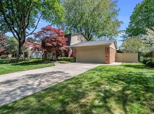 17556 Park St, Livonia, MI 48152