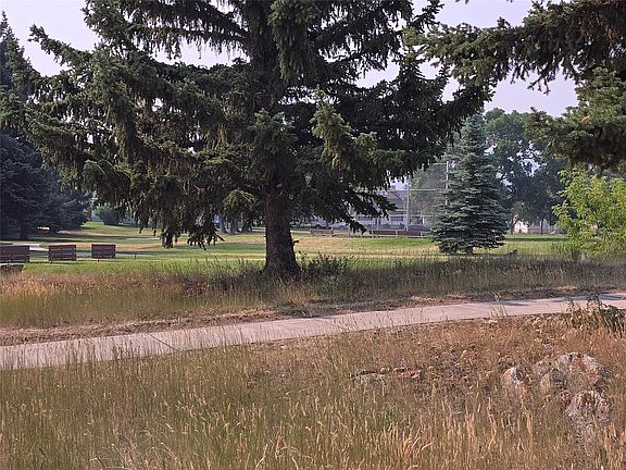 5th image of Poplar St