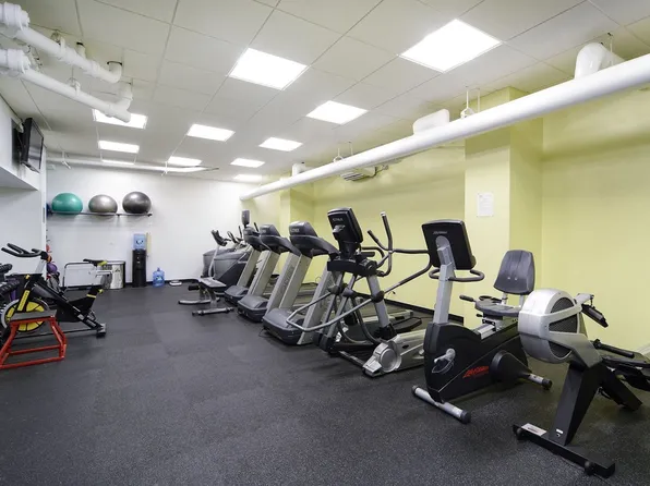 200 East 27th Street image 6 of 11