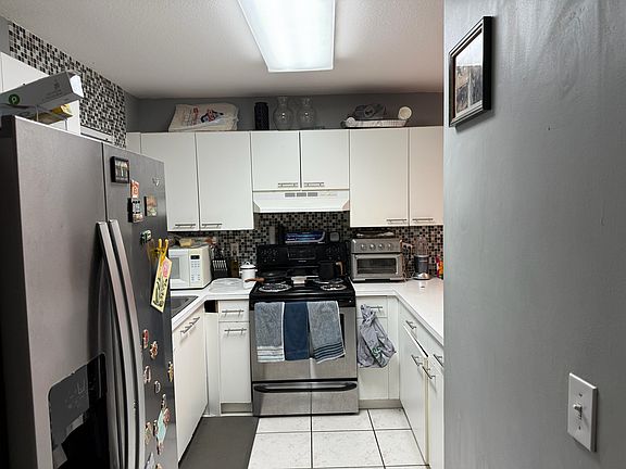 3rd image of 6245 Kendale Lakes Cir APT 209